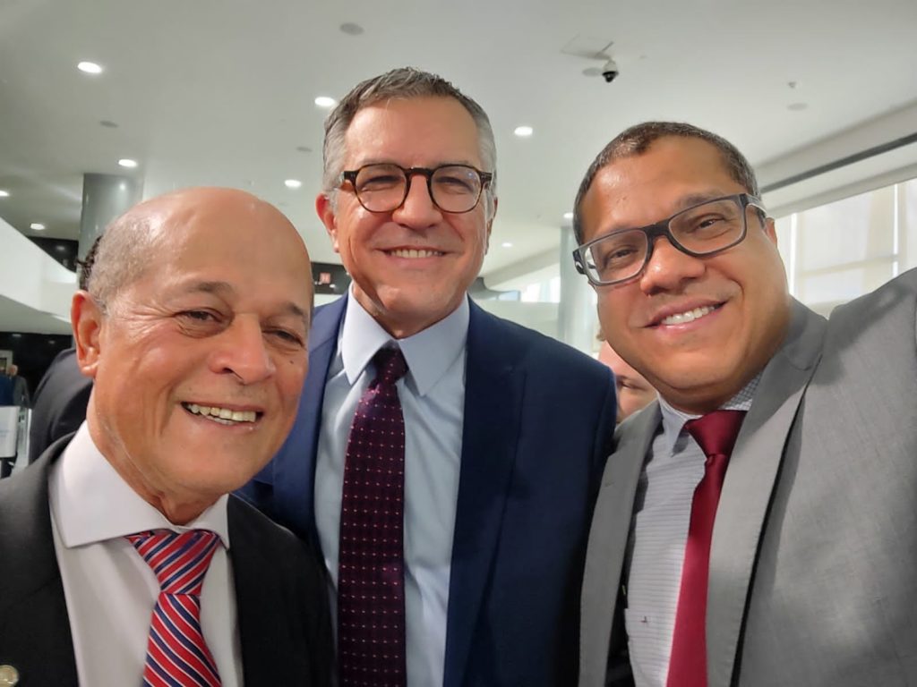Encontro com o novo Ministro de Relações Institucionais, Alexandre Padilha, e o deputado federal Joseildo Ramos