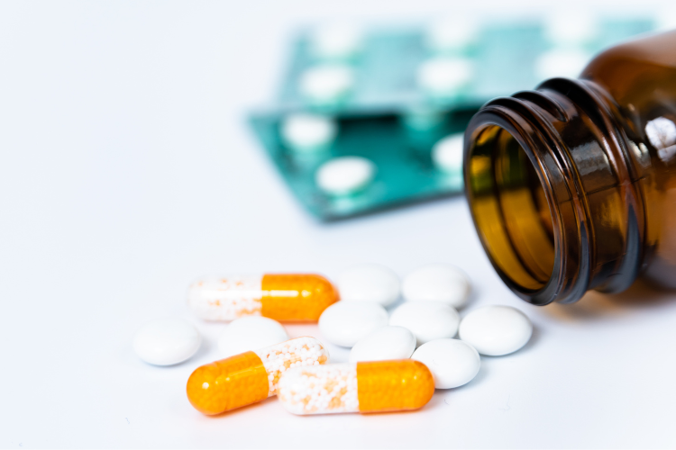 medicamentos para tratar pessoas que vivem com HIV